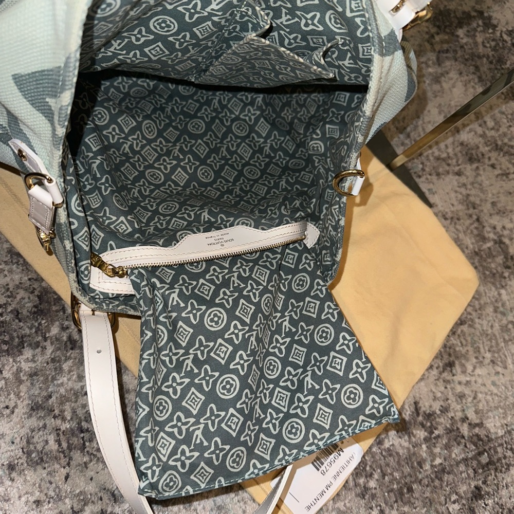 Preowned Louis Vuitton Tahitienne Limited Edition Tote - Picture 6 of 15